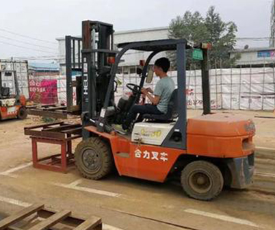 叉車