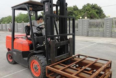 叉車