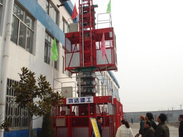 施工電梯