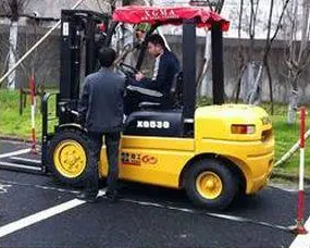 叉車