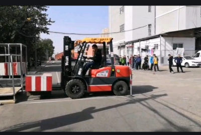 叉車