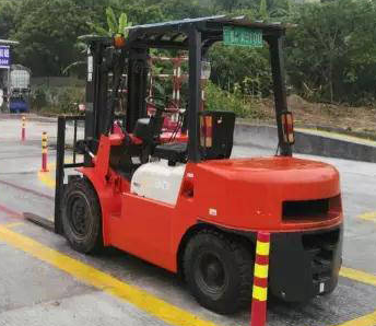 叉車