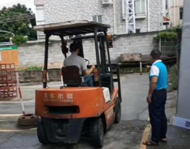 叉車