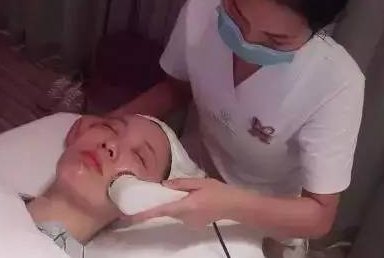  美容師