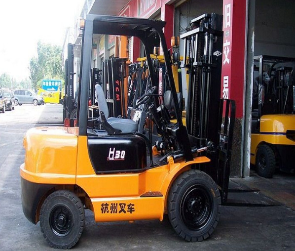 叉車(chē)