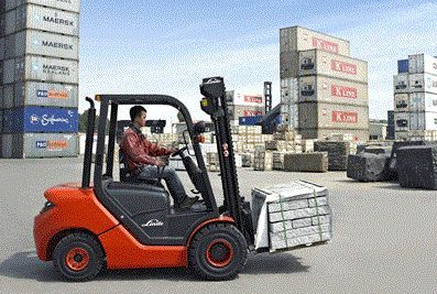 叉車(chē)